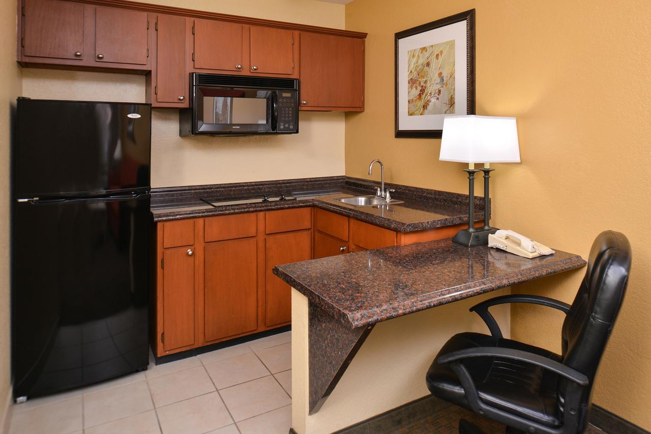 King Suite Kitchen